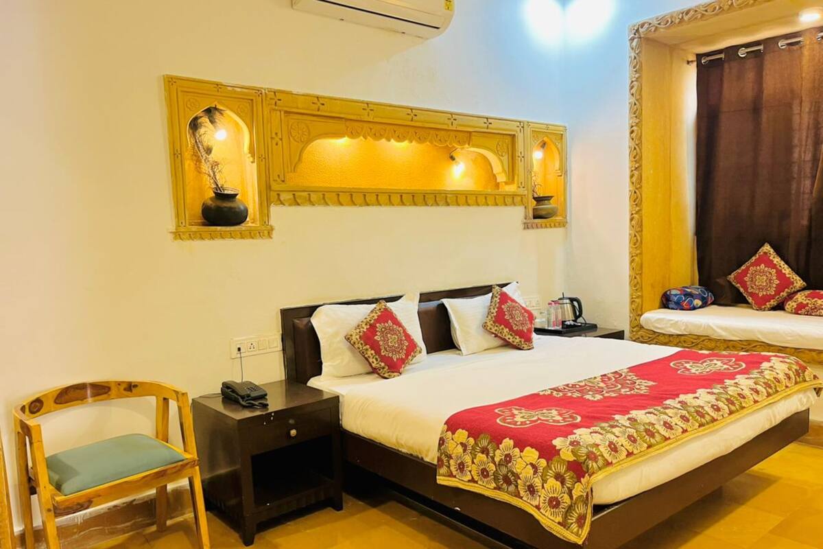 Superior Room | 1 bedroom, laptop workspace, iron/ironing board, free WiFi