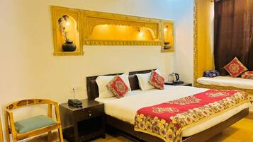 Superior Room | Laptop workspace, iron/ironing board, free WiFi, bed sheets