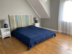 3 室のベッドルーム、アイロン / アイロン台