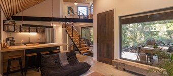 White Bear Cottage-Chesterman, OD shower, Surf, BBQ