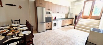 Casa Rural Teralba 2 con 4 Habitaciones Para 10 Personas, Jardín y Barbacoa