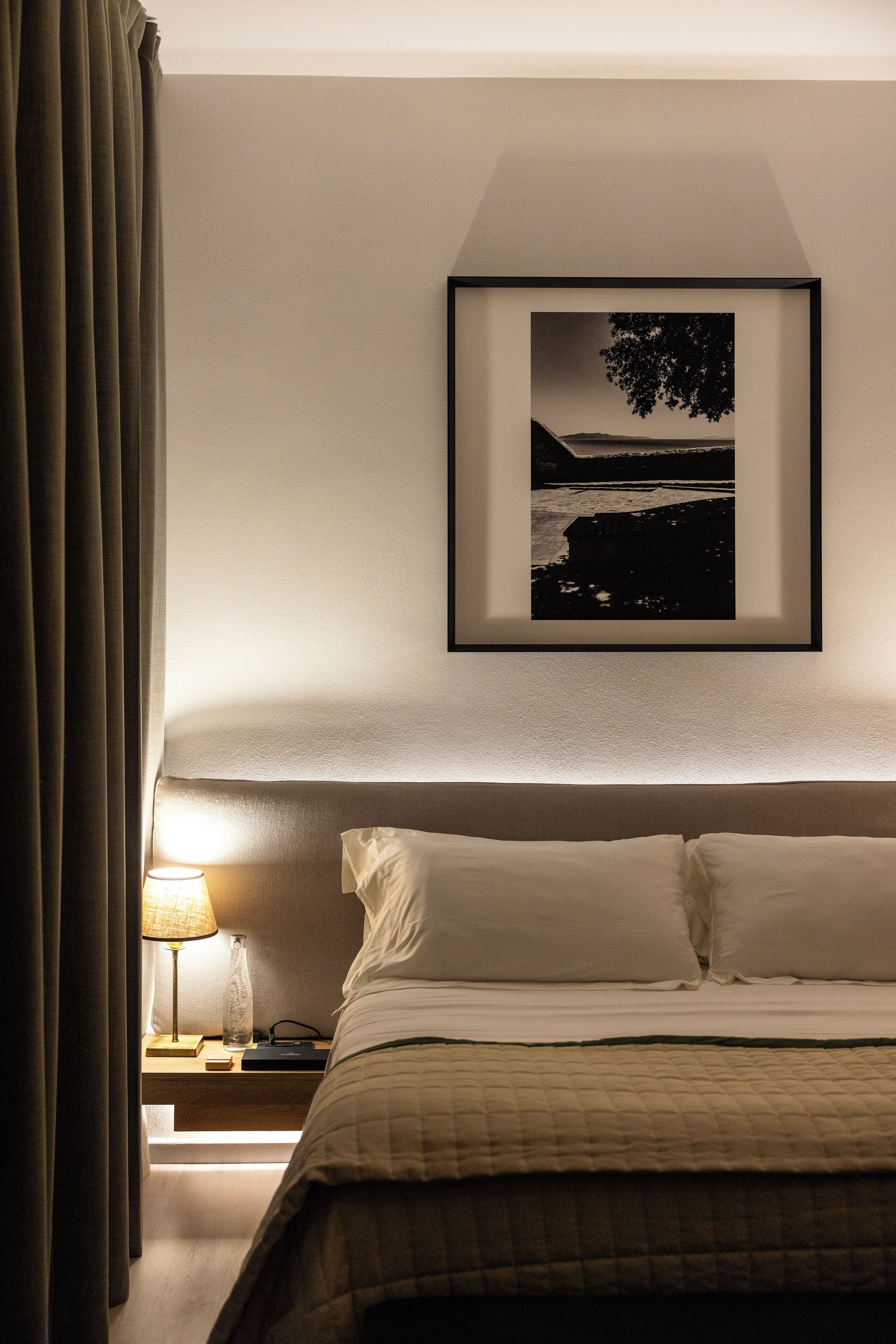 One Bedroom Suite Mountain View | Allergitestet sengetøy, dundyner, senger med overmadrass og minibar