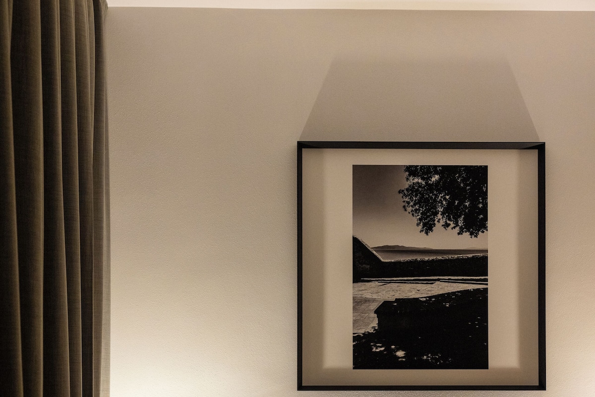 One Bedroom Suite Mountain View | Allergitestet sengetøy, dundyner, senger med overmadrass og minibar