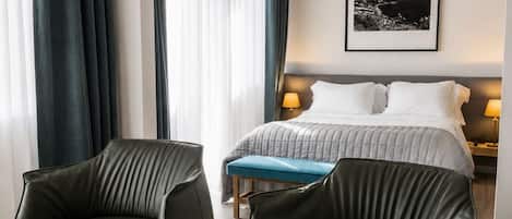 Junior Suite with Terrace | Hypo-allergenic bedding, down duvets, pillow-top beds, minibar