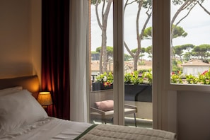 Garden room with Terrace | Hypo-allergenic bedding, down duvets, pillow-top beds, minibar - La Serena Hotel (Forte dei Marmi)