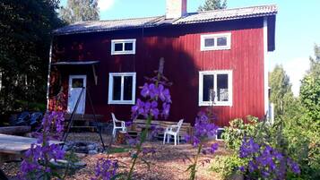 Cottage | Outdoor dining