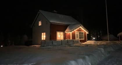 Cozy Swedish House With Fireplace & big Garden