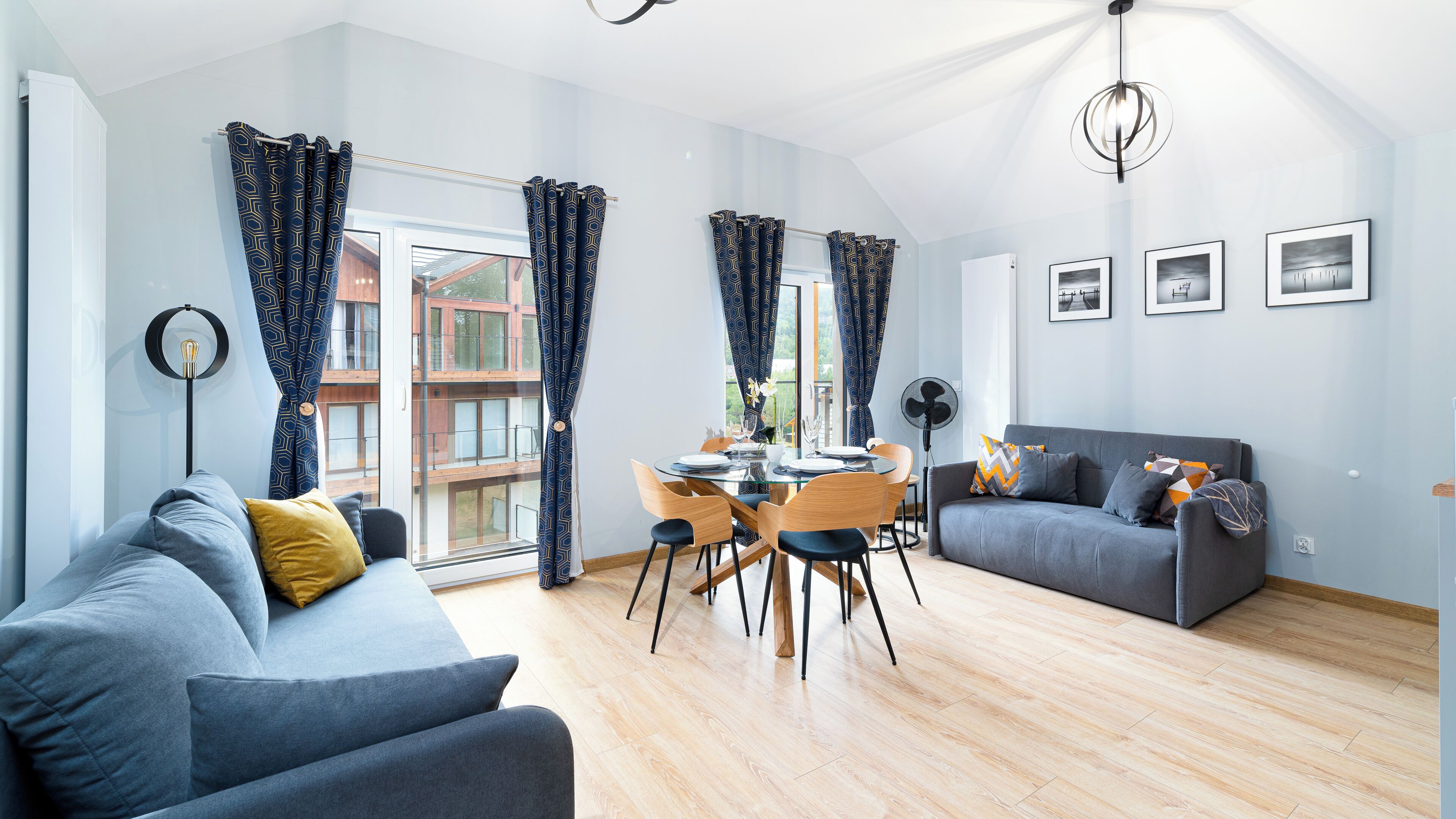 Studio Suite (15 D) | Living area | Flat-screen TV