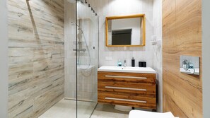Departamento (4 B) | Baño | Regadera y toallas 