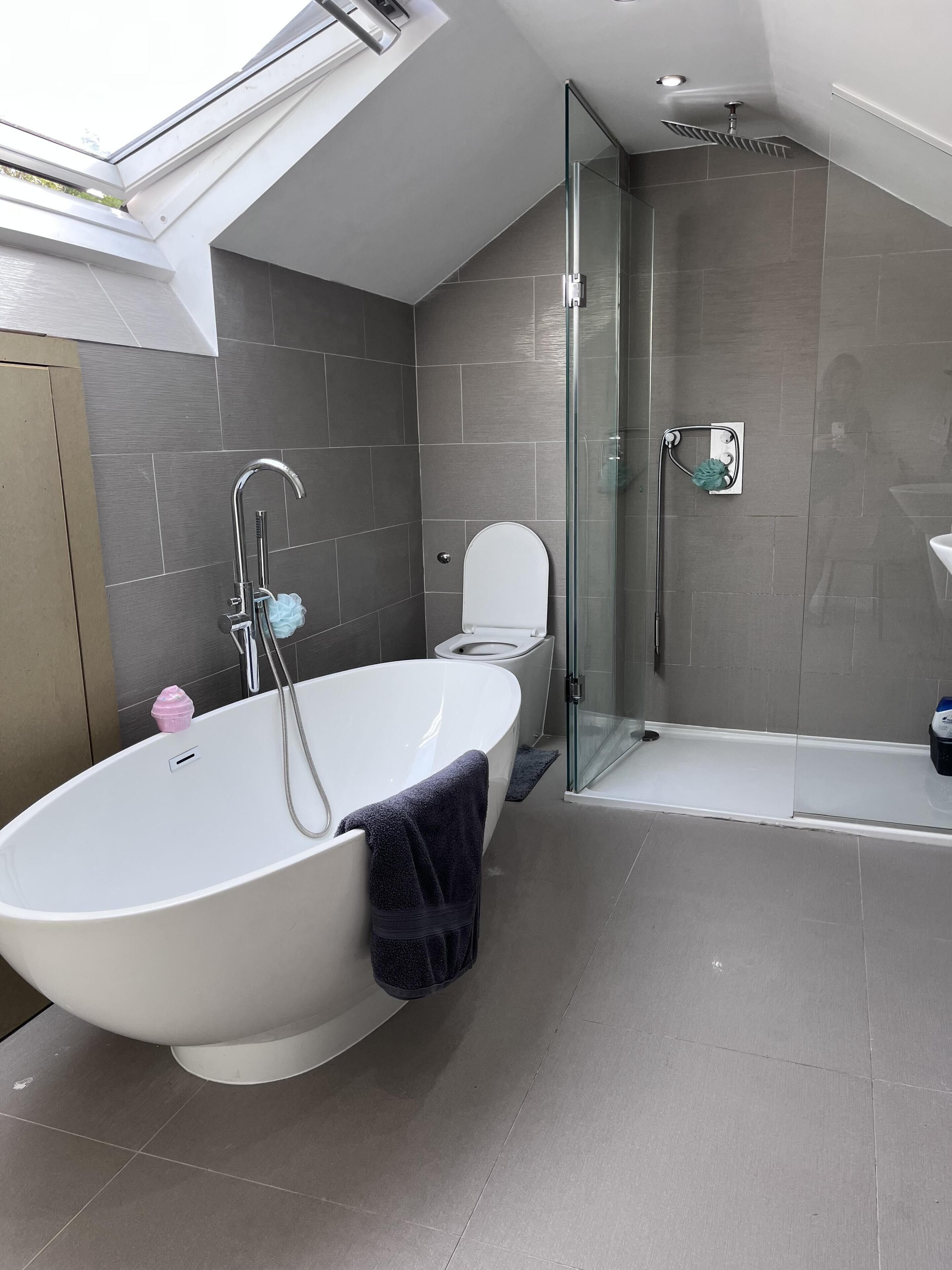 House | Bathroom | Separate tub and shower, deep soaking tub, hair dryer, towels