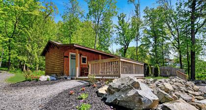 Close to Town - with Deck & Fire Pit - Pet Friendly