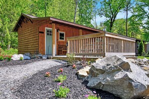 Exterior - Close to Town - with Deck & Fire Pit - Pet Friendly (Lake George)