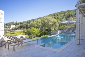 Piscine extérieure