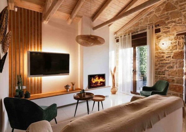 Interior - Villa Repsimia with private jacuzzi in Villa Repsimia.
(Kokkinos Pirgos)