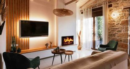 Villa Repsimia with private jacuzzi in Villa Repsimia.