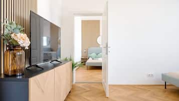 Apartment | 1 bedroom, individually decorated, individually furnished, desk