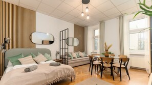 Individually decorated, individually furnished, desk, blackout curtains - Designer Apartments - Near Danube (Vienna)