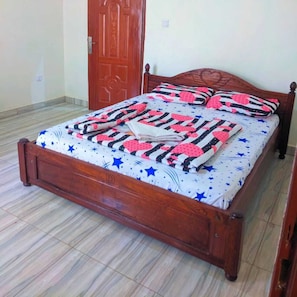 5 Schlafzimmer, Bügeleisen/Bügelbrett, WLAN, Bettwäsche