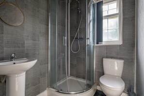 Towels, soap, toilet paper - Chic Modern: Studio Suite 1 (Coventry)