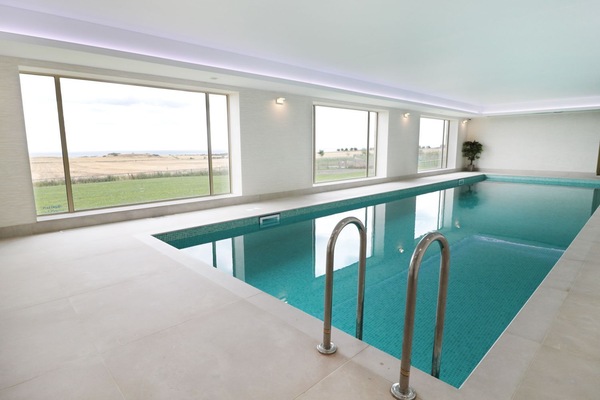Cottage | Pool | Outdoor pool
