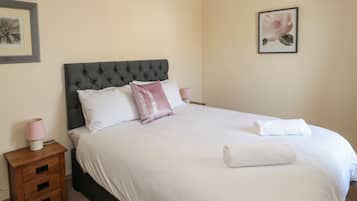 2 bedrooms, individually decorated, individually furnished, free WiFi