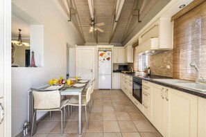 Villa (3 Bedrooms) | Interior