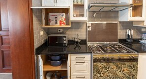 Standard Apartment, 2 Bedrooms | Private kitchen