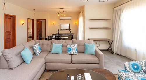 Prime Select Village Gate