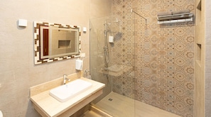 Standard Apartment, 2 Bedrooms | Bathroom | Towels