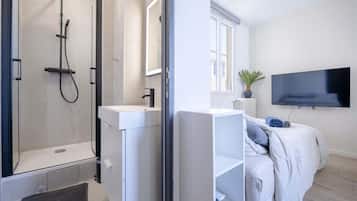 1 多间卧室、熨斗/熨衣板、WiFi、床单