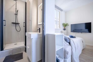 1 quarto, ferros/tábuas de passar roupa, Wi-Fi, roupa de cama