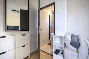 1 bedroom, iron/ironing board, WiFi, bed sheets - 20 - Renovated Studio walking distance to Paris (Montrouge)