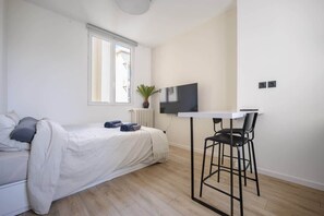 1 bedroom, iron/ironing board, WiFi, bed sheets - 20 - Renovated Studio walking distance to Paris (Montrouge)
