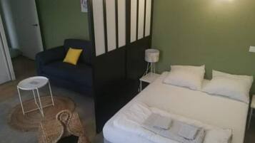 1 chambre, fer et planche Ă repasser, lit parapluie, Wi-Fi gratuit