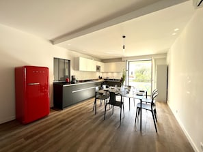 Fridge, microwave, oven, dishwasher