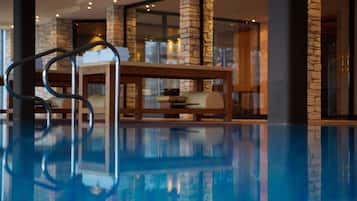 Sauna, hot tub, steam room, hot springs/mineral springs, facials
