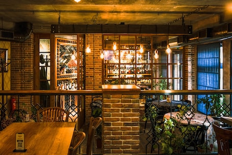 Restaurante. Vino Odor