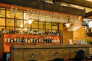 Bar (en el alojamiento)