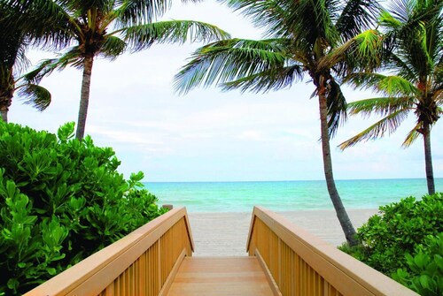 POSHPADZ PGA GOLF VILLA VERDE - Free WiFi Close to Beach