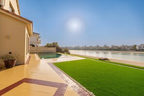Am Strand, weißer Sandstrand