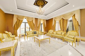 Interior - Maison Privee - Opulent Palm Villa w/ Pool & Royal Atlantis Views (Dubai)