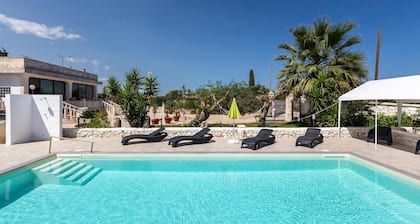 3635 Villa Dolce - App 2 by Barbarhouse