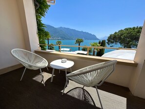 Junior Suite Signature, Balcony & Lake View