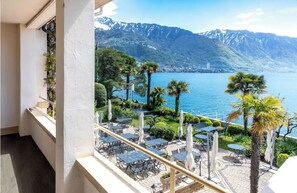 Junior Suite Signature, Balcony & Lake View | Terrace/patio - La Villa (Montreux)