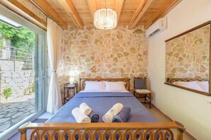3 bedrooms, WiFi, bed sheets