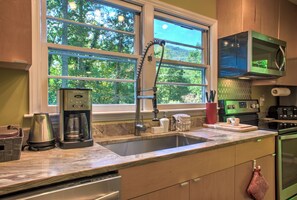 Fridge, microwave, oven, stovetop - Pet-Friendly 2BR Cottage, Foosball, Grill, 10 Min to Asheville + Biltmore Pass (Asheville)