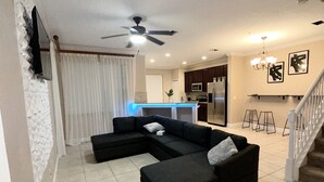 Unclassified image, 5 of 26, button - Gated home (Kissimmee)