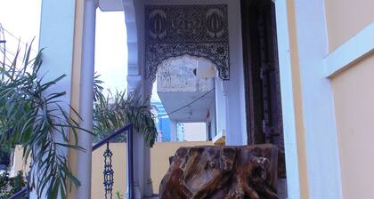 Full house bungalow for small functions and group stay near WTP