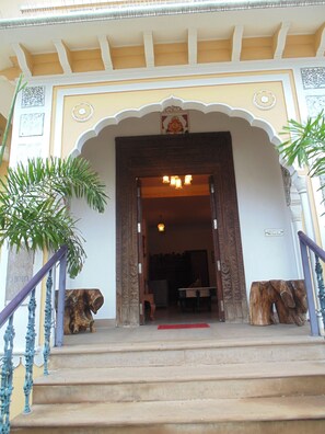 Exterior detail - Full house bungalow for small functions and group stay near WTP (Jaipur)