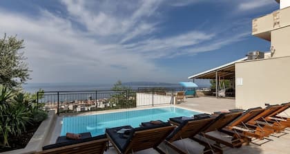 Villa Irena with heated pool and sea view